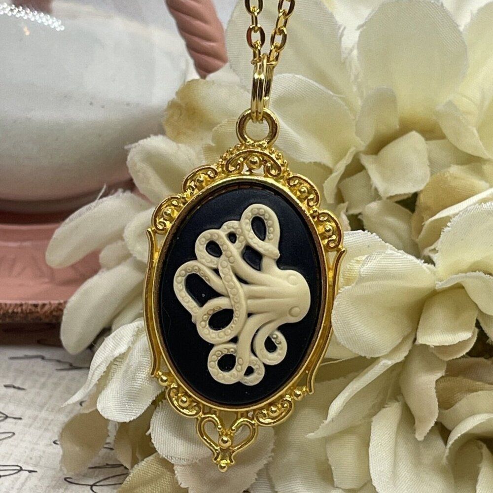 Octopus Cameo Black Kraken Gold Heart setting Necklace Pendant Wedding Jewelry